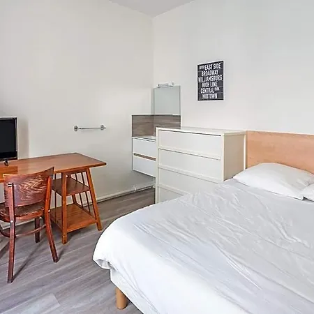 Centre-ville Avec Espaces Partages - Accessibles Et Abordables Ναντ
