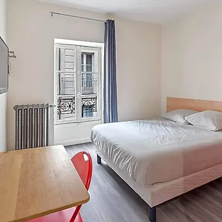 Centre-ville Avec Espaces Partages - Accessibles Et Abordables Ναντ